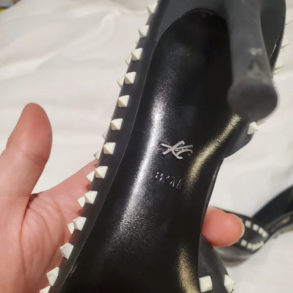 Kenneth Cole New York Black / White Spiked d'Orsay Heels - Picture 5 of 9